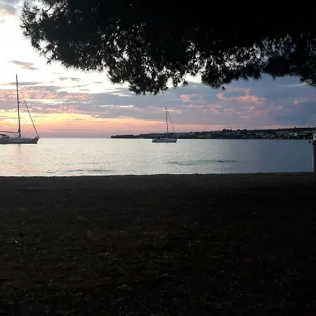 Beachfront Roko アパート ペトルチャネ