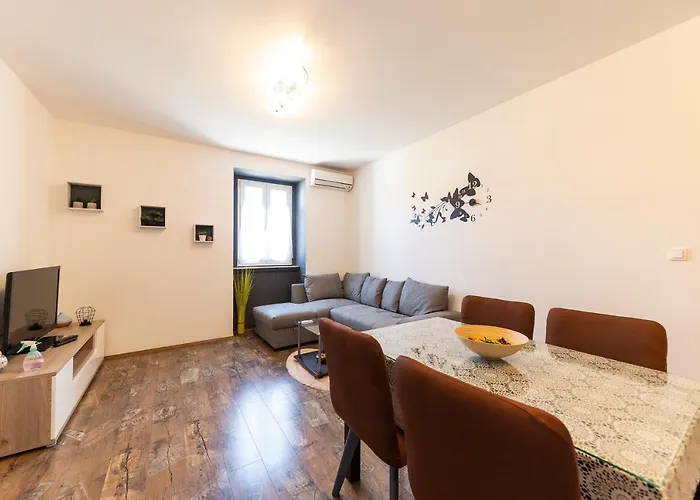 Beachfront Roko * Петрчане