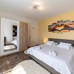 Apartman Beachfront Roko Petrcane