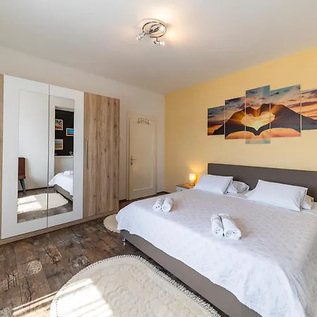 Apartment Beachfront Roko Petrcane