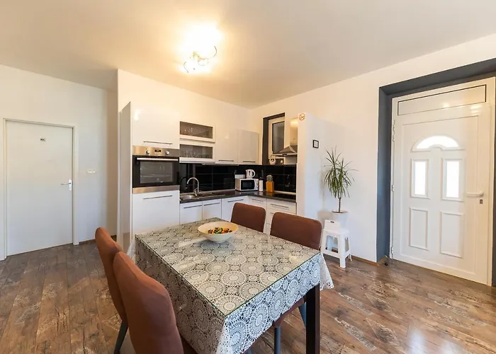 Beachfront Roko Petrcane